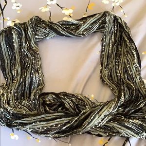 Black and gray scarf!